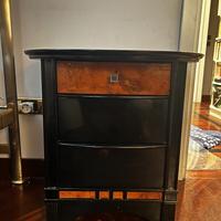 Comodini in radica di olmo