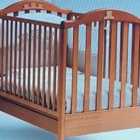 Lettino bimbo/a senza materasso.