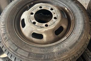 Cerchi e gomme Iveco daily