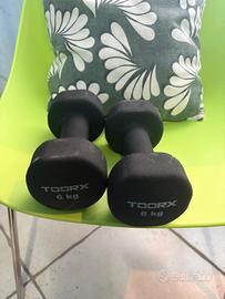 Manubrio pesi in neoprene da 6kg ciascuno 