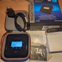 Netgear M5 - MR5200-100EUS router 5g