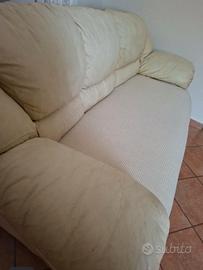 Divano 3 posti beige finta pelle