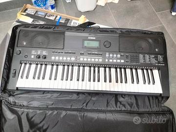 Piano professionale elettronico 