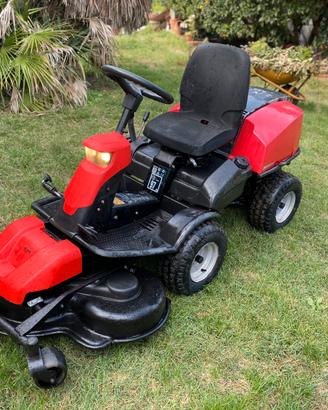Trattorino tagliaerba husqvarna 4x4