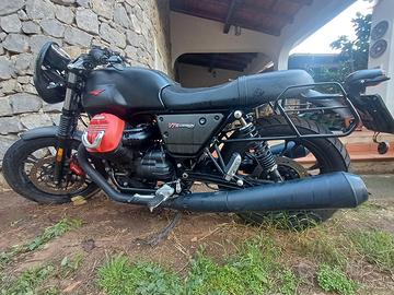 Motoguzzi V7 Carbon 750