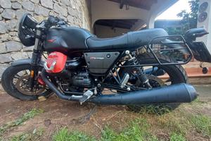 Motoguzzi V7 Carbon 750