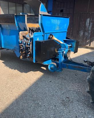 Spargiletame agricolo laterale Europasl45 con colt