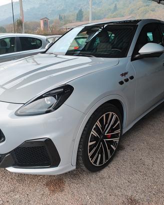 Maserati Grecale V6 AWD Trofeo FULL+++