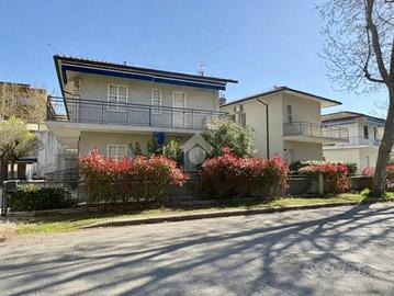 2 LOCALI A CESENATICO