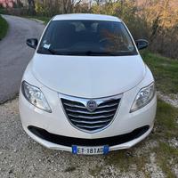 Lancia ypsilon 0.9 twinair 85 cv 5 porte metano