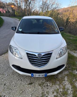 Lancia ypsilon 0.9 twinair 85 cv 5 porte metano