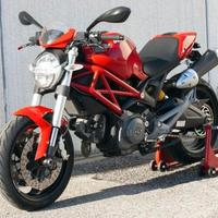 Ducati Monster 696