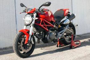 Ducati Monster 696