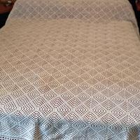 Copriletto fatto a mano all'uncinetto