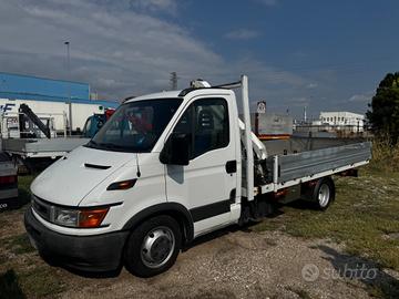 Iveco daily 35 C 13 cassone fisso e gru Scarrabile