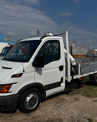 Iveco daily 35 C 13 cassone fisso e gru Scarrabile