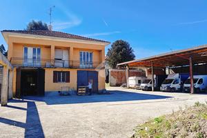 VILLA SINGOLA A CARATE BRIANZA