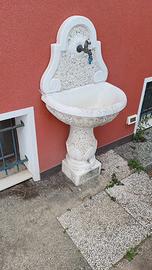 Fontana da giardino in cemento decorata