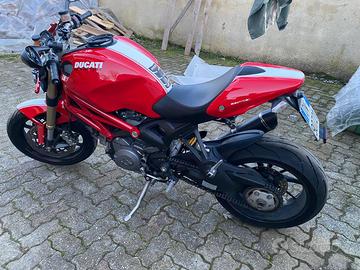 moto ducati monster 1100 evo