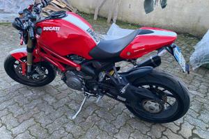 moto ducati monster 1100 evo