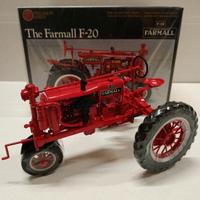 FARMALL F20 RED - scala 1/16 ERTL PRECISION Series