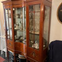 Vetrina in satinwood con due ante a vetro