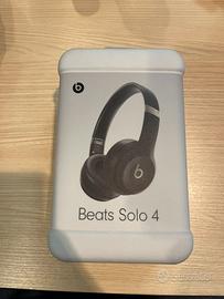 Beats Solo 4