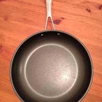 Padella antiaderente. 'A TABLE!' NUOVA