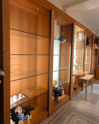 vetrine arredamento locale commerciale 