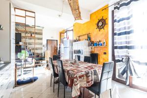 APPARTAMENTO DI AMPIA METRATURA SU DUE LIVELLI