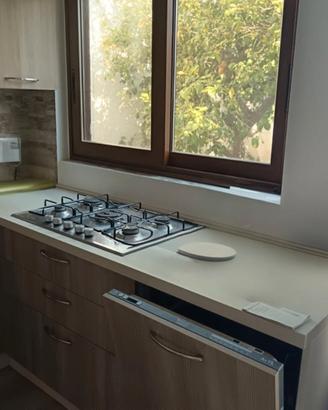 Cucina angolare con lavastoviglie prezzo trattabil