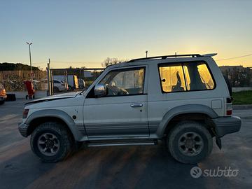 Mitsubishi pajero per ricambi