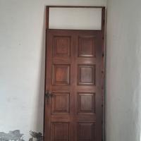 portone in legno massello 