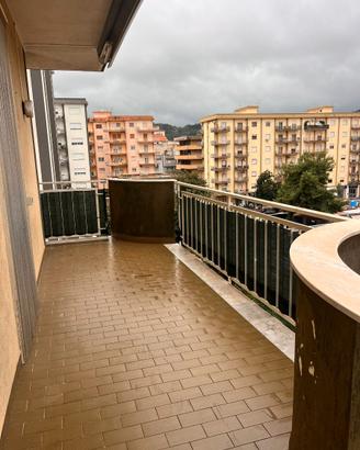 V/1306 Comodo appartamento pressi Liceo Classico