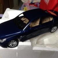 Scala 1/18. BMW. nuovo