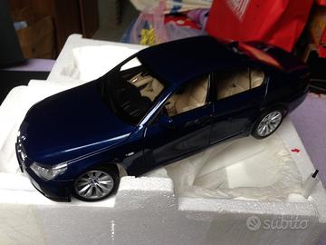 Scala 1/18. BMW. nuovo