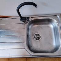 lavello da cucina più rubinetto