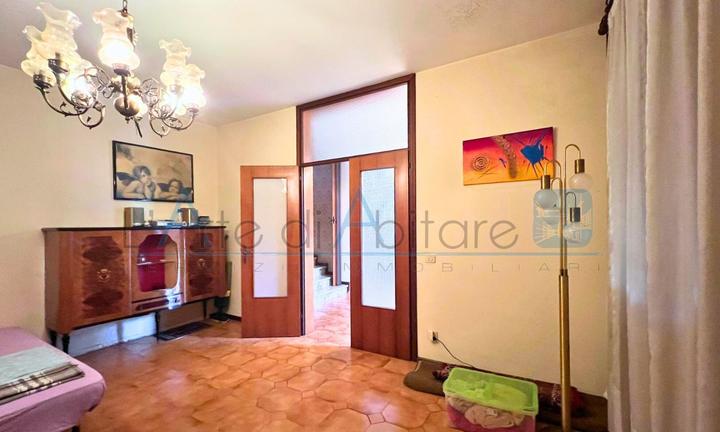 S.M.DEL SILE Bifamiliare da ristrutturare T456