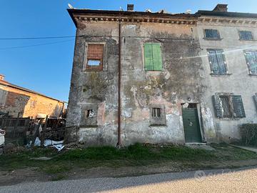 Bovolone periferia: rustico da ristrutturare