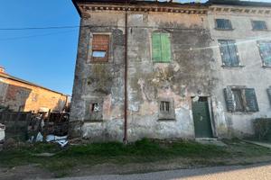 Bovolone periferia: rustico da ristrutturare