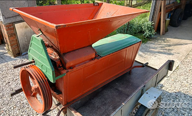 torchio e diraspatrice per vigneto uva