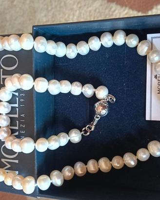 Set di collana e bracciale di perle 