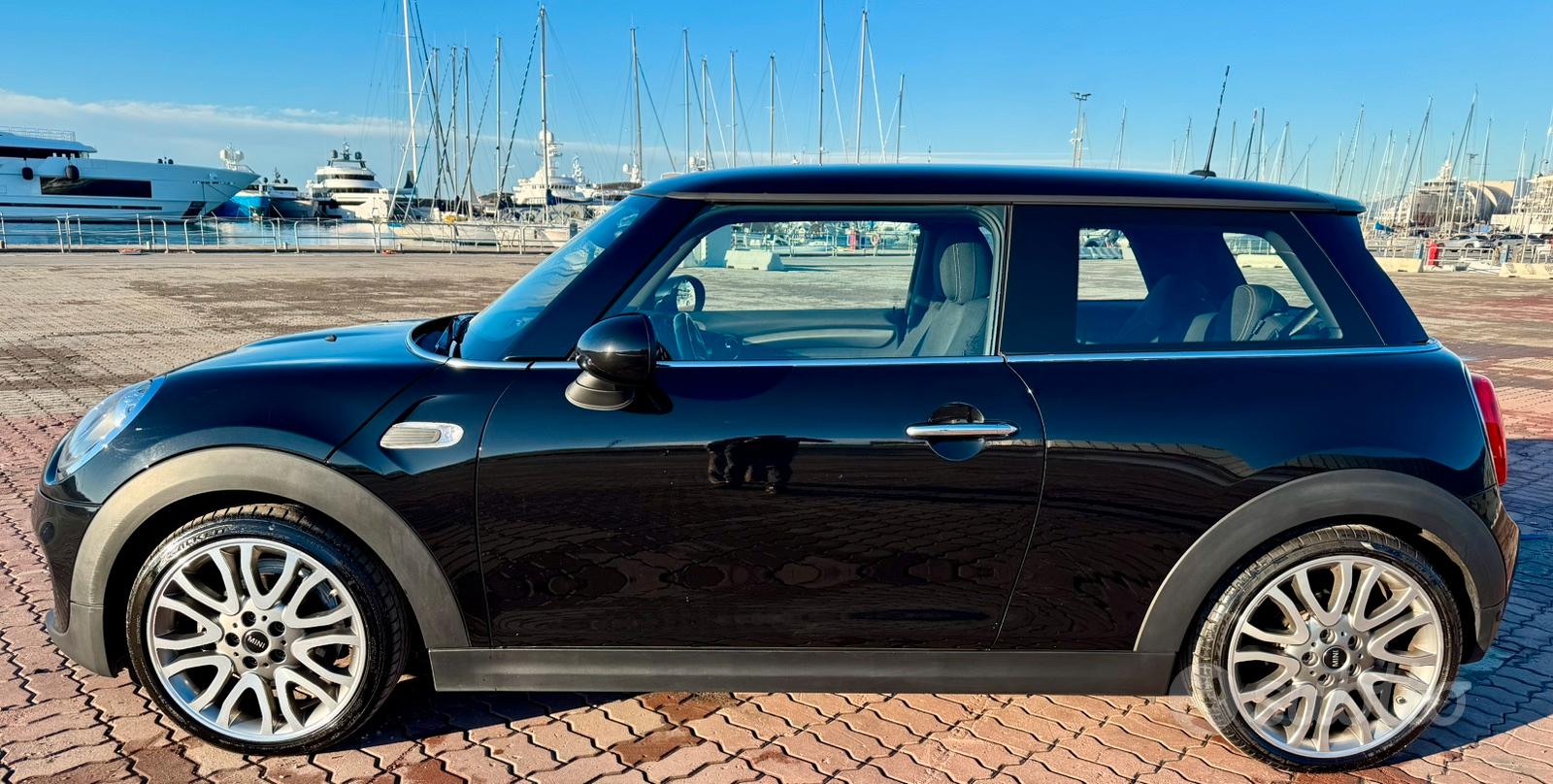 Mini Mini Cooper AE(J01)
