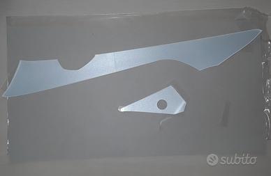 Adesivo emblema sup.carena dx gsx600-750 00-03
