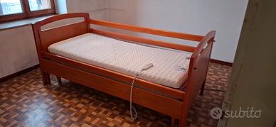 Letto motorizzato con sponde
