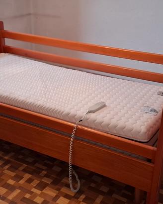 Letto motorizzato con sponde