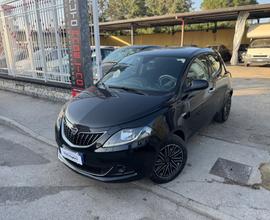 Lancia Ypsilon 1.0 FireFly 5 porte S&S Hybrid UnYc