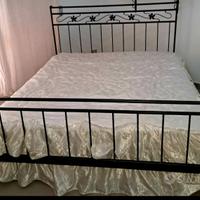 Letto e materasso matrimoniali 