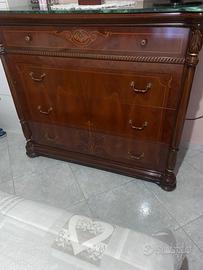 Letto con comò e comodini