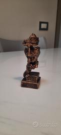 scultura in resina silenzio